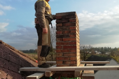 Rozebrání a výstavba nových šárů komínu